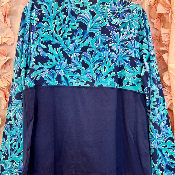 NWT. Lilly Pulitzer, Asher popover. Bright Navy in too Deep. Size Large. - Picture 2 of 4